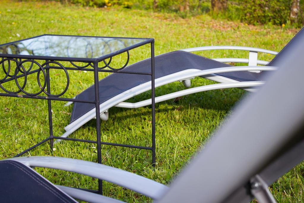 Aux Ronzieres Bed & Breakfast Pouilly-sous-Charlieu Ruang foto