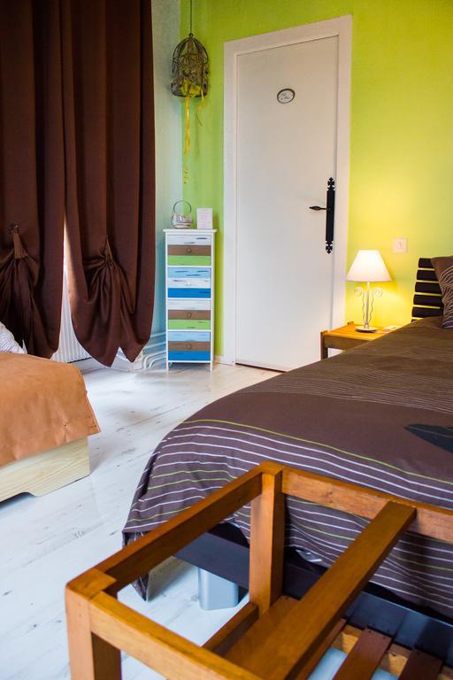 Aux Ronzieres Bed & Breakfast Pouilly-sous-Charlieu Bagian luar foto
